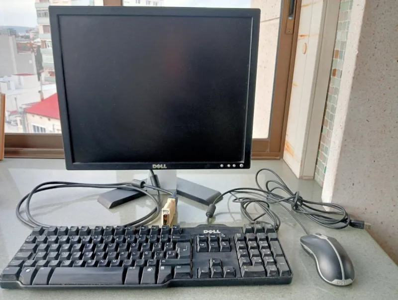 Pantalla, Teclado y Ratón Dell Negro