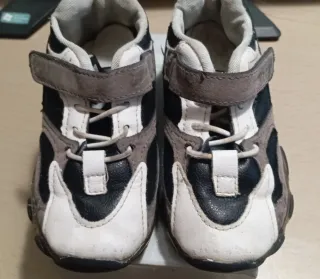 Zapatillas bebé T26 blanco gris negro