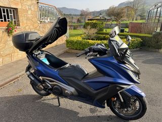 Maxi Scooter Kymco AK550 Azul