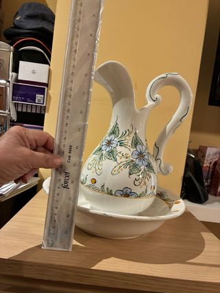 Jofaina/palangana y jarra decorada de 32cm de alto