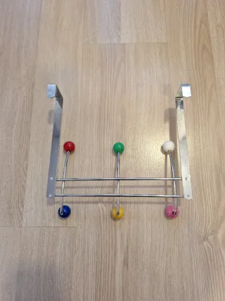 Colgador de puerta con 6 bolas