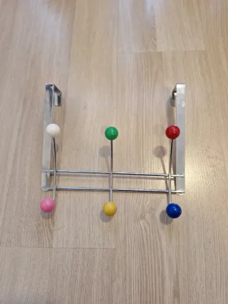 Colgador de puerta con 6 bolas