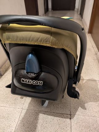 Maxi-Cosi CabrioFix con base EasyFix.