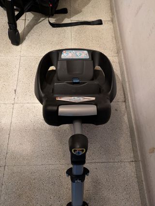 Maxi-Cosi CabrioFix con base EasyFix.