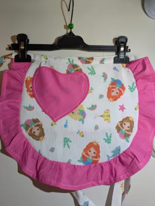 Grembiule bimba sirene e cuore rosa 10€ l'uno