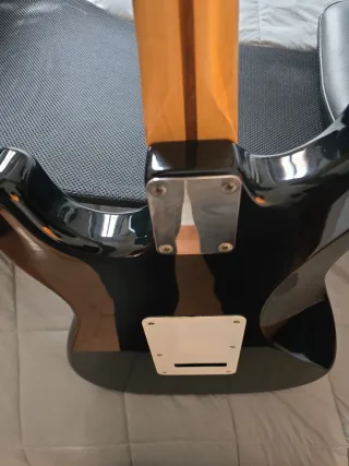 Fender Stratocaster MIM 2003 + Estuche