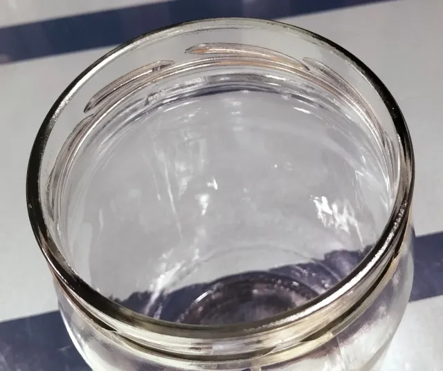 Tarro grande de cristal vacío