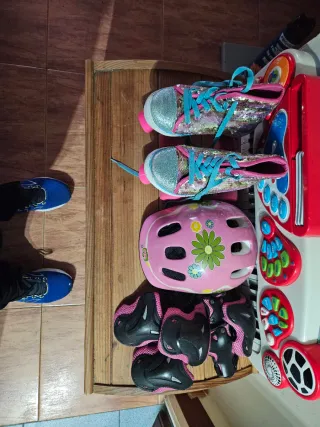 Patines Girabrilla Talla 32 a 34+ Casco y Rodiller