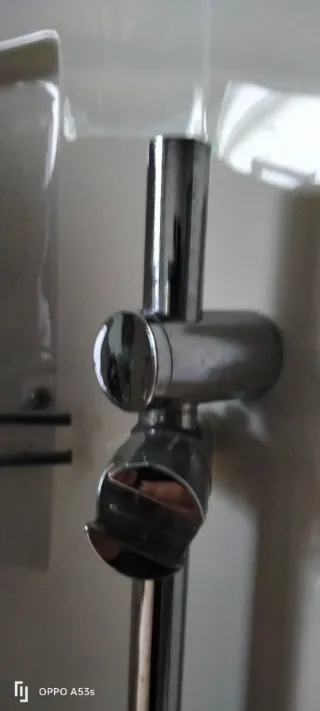 Cabina de ducha moderna blanca