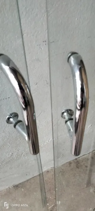 Cabina de ducha moderna blanca