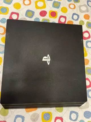 Consola PS4 Pro 1TB (2019) + Cables