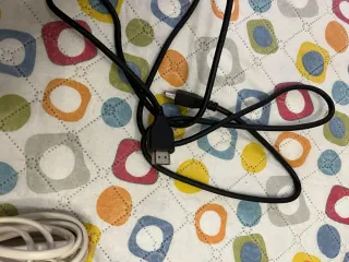 Consola PS4 Pro 1TB (2019) + Cables