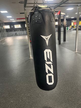Saco de boxeo negro