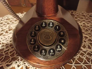 Teléfono Antiguo Madera y Bronce