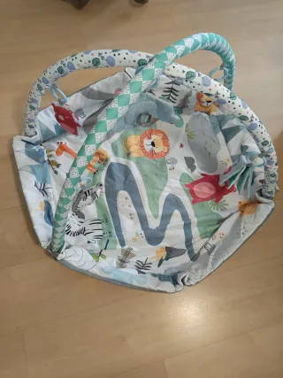 Manta de juegos para bebé con gimnasio