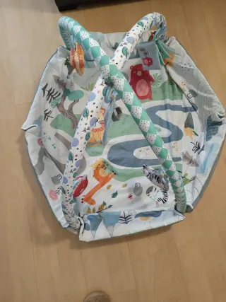 Manta de juegos para bebé con gimnasio