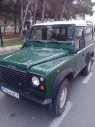 Land Rover Defender 2009
