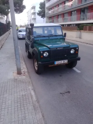 Land Rover Defender 2009