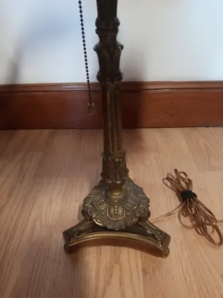 Lámpara de mesa de bronce