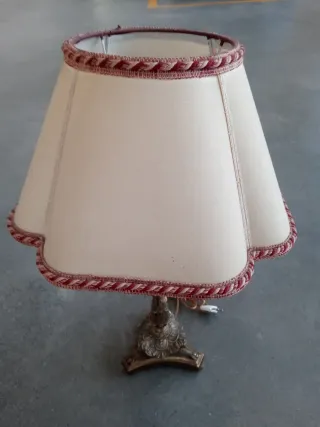 Lámpara de mesa de bronce