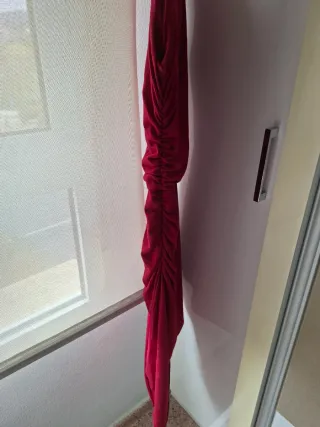 Vestido rojo estilo griego drapeado