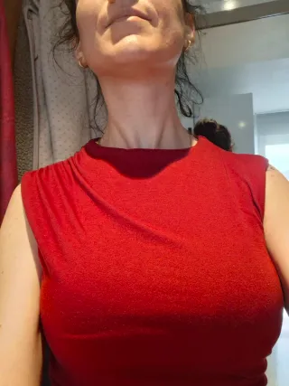 Vestido rojo estilo griego drapeado