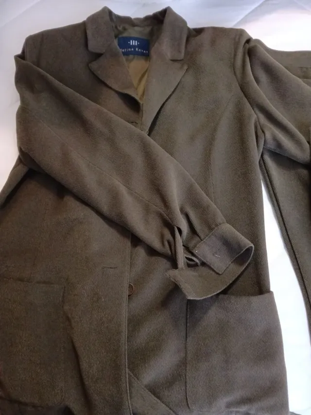 Traje chaqueta y pantalón mujer verde