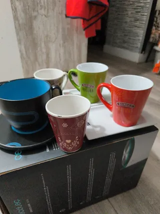 LOTE DE TAZAS+REGALO BOTELLAS Y TAZON DE ARDILLA