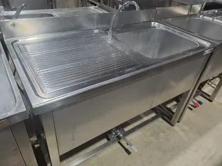 Fregadero Industrial Acero Inox con grifo de pedal