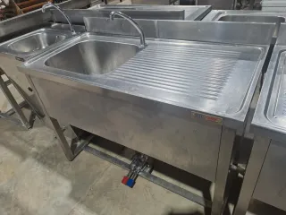 Fregadero Industrial Acero Inox con grifo de pedal