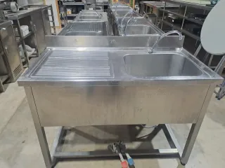 Fregadero Industrial Acero Inox con grifo de pedal