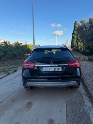 Mercedes-Benz GLA 200 2014