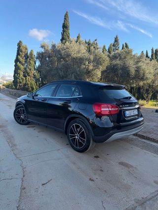 Mercedes-Benz GLA 200 2014