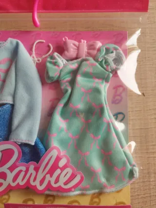 Conjunto Ropa Barbie: Vestido y Sudadera