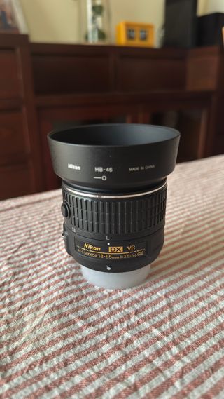 Nikon D5500 + Lente 18-55mm + Accesorios