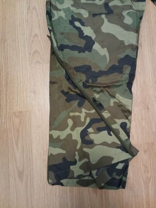 Pantalón impermeable camuflaje