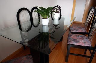 Mesa cristal y 6 sillas comedor