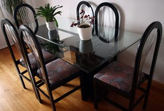 Mesa cristal y 6 sillas comedor
