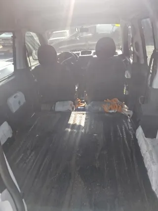 Peugeot Partner 1.9D con la junta de  Culata Rota