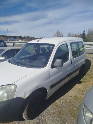 Peugeot Partner 1.9D con la junta de  Culata Rota