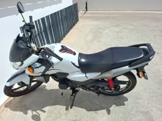 Honda CBF 125 con Accesorios.