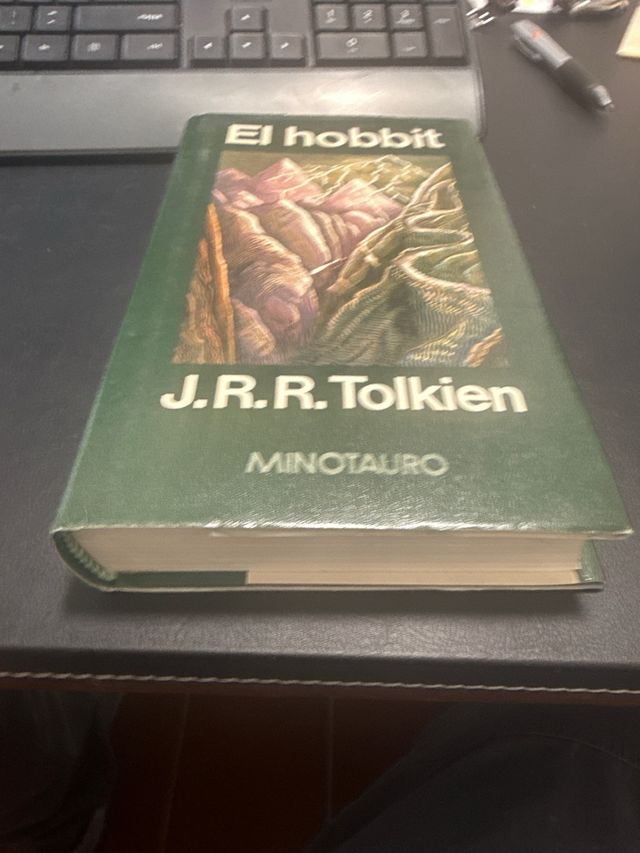 El Hobbit J.R.R. Tolkien Minotauro 1988