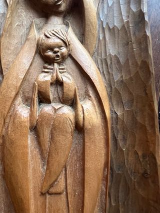 Figura Religiosa Tallada a Mano