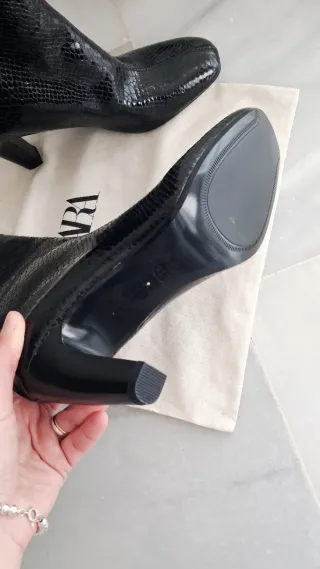 Botas tacón Zara efecto piel serpiente