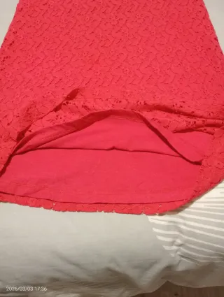 Vestido coral encaje