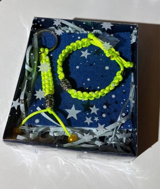 Conjuntos de llaveros y pulseras