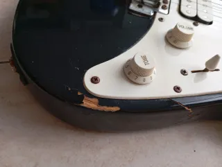 Guitarra Eléctrica Yamaha EG 012 Negra y afilador.