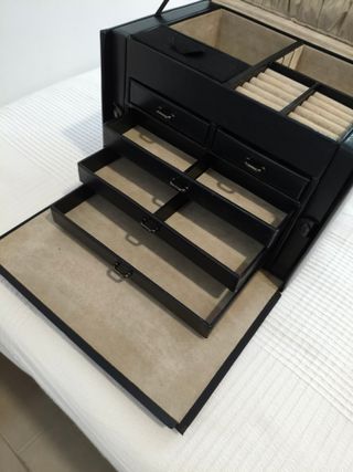 Joyero negro y beige nuevo con varios departamento