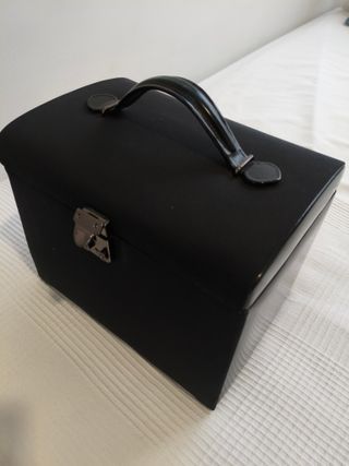 Joyero negro y beige nuevo con varios departamento