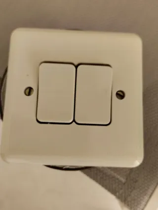 Interruptores y enchufes antiguos